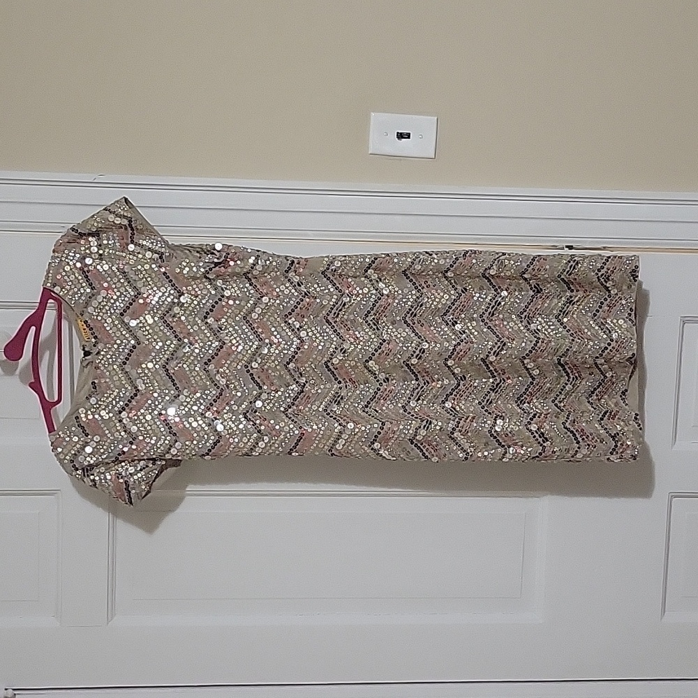 Alice + Olivia Taryn Dress in size 8
